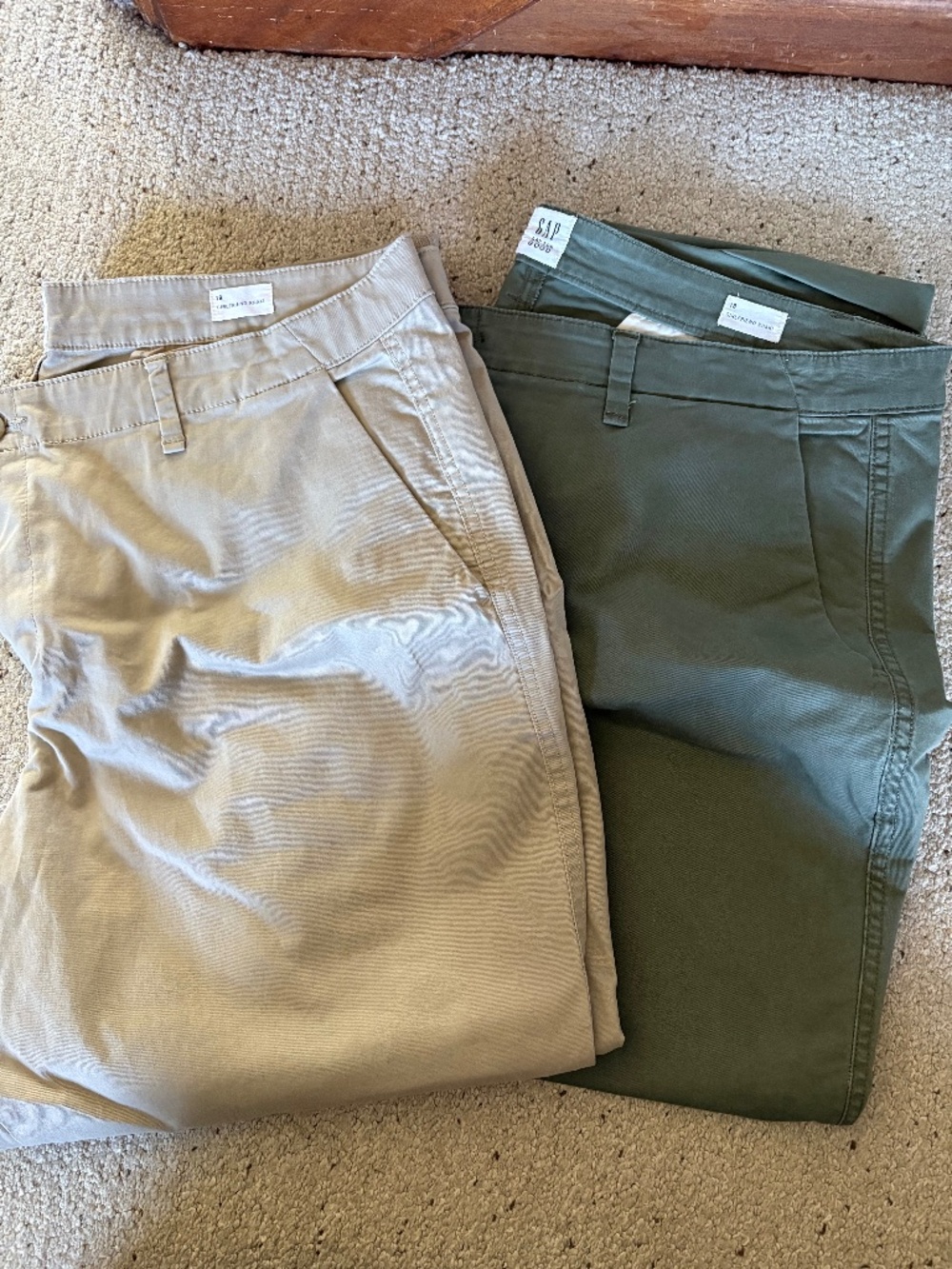 EUC Gap Girlfriend Khaki Cropped Pants Sz. 18